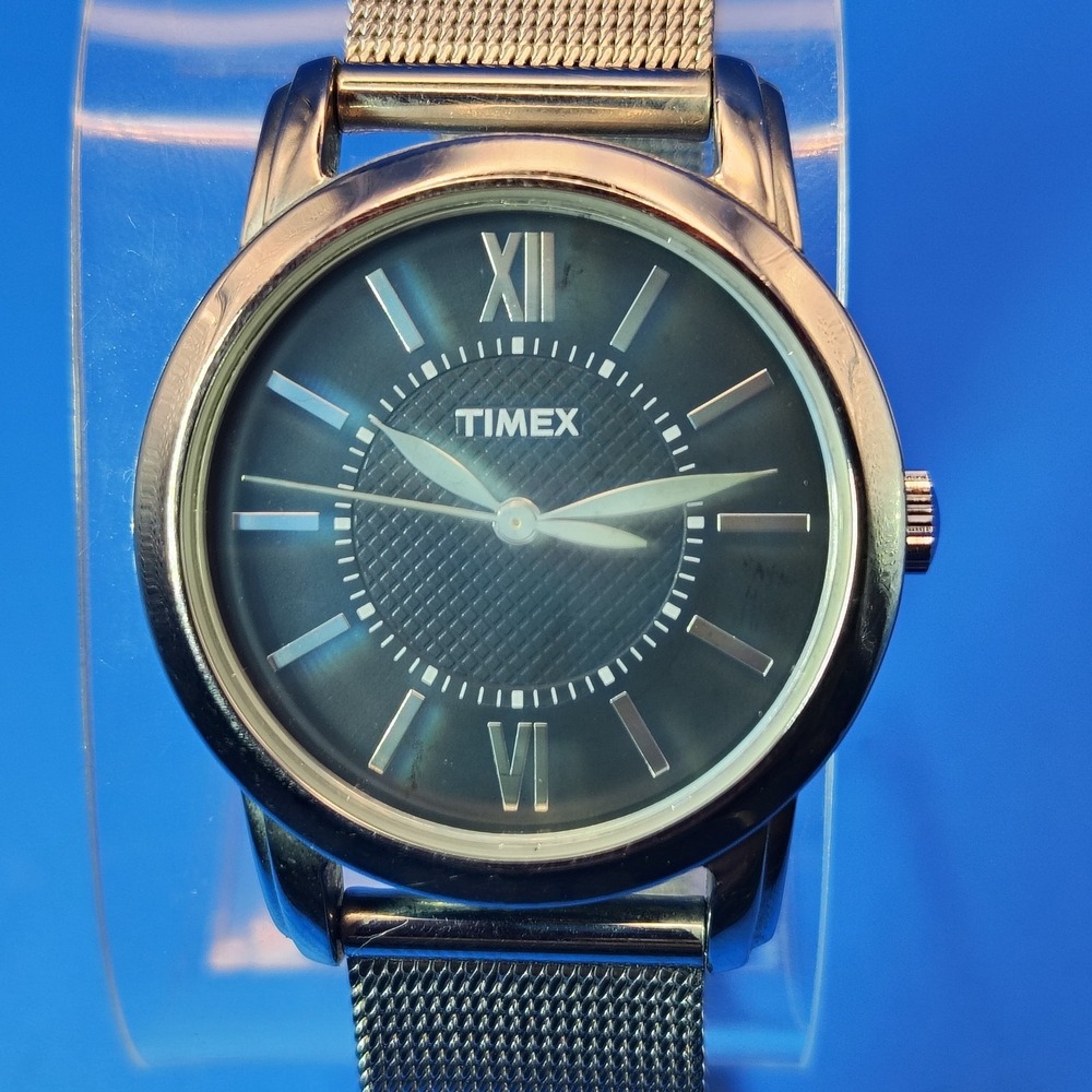 Vintage 2010 Timex Factory Hologram Dial 32mm Women's‎ Quartz Watch Mesh Strap